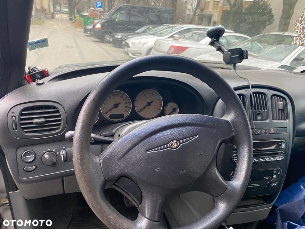 Chrysler Grand Voyager - 2