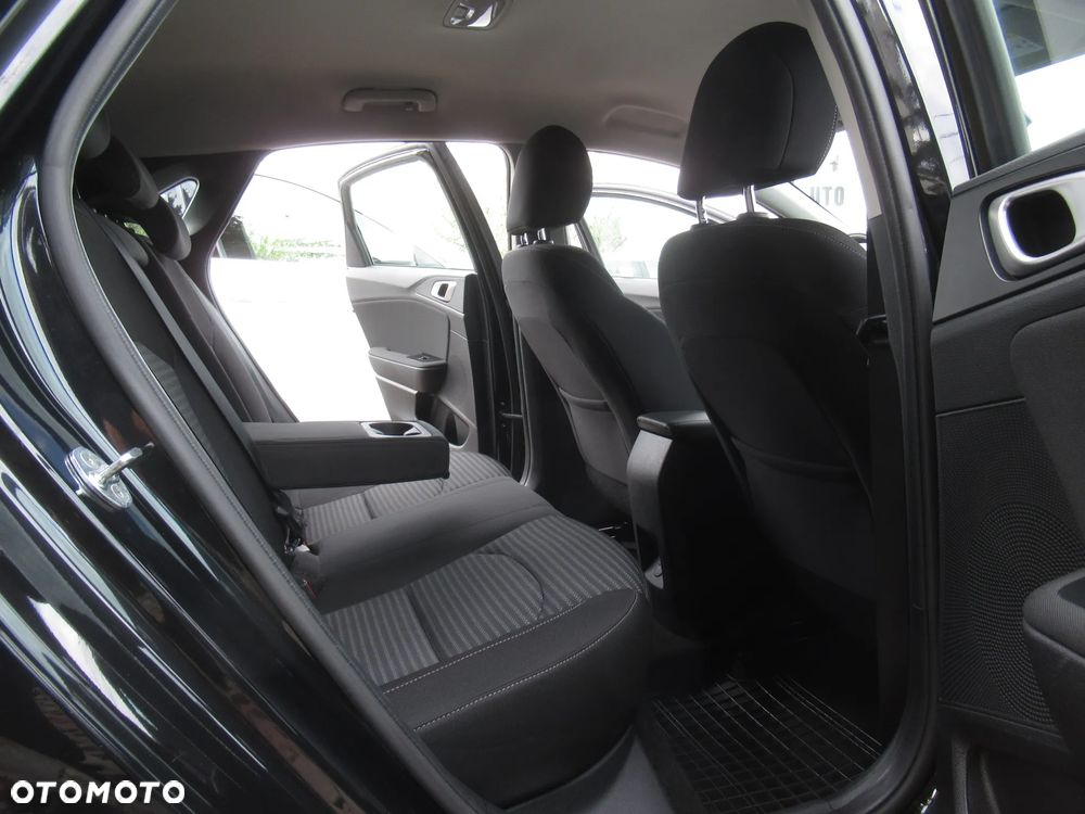 Kia Ceed 1.5 T-GDI M - 8