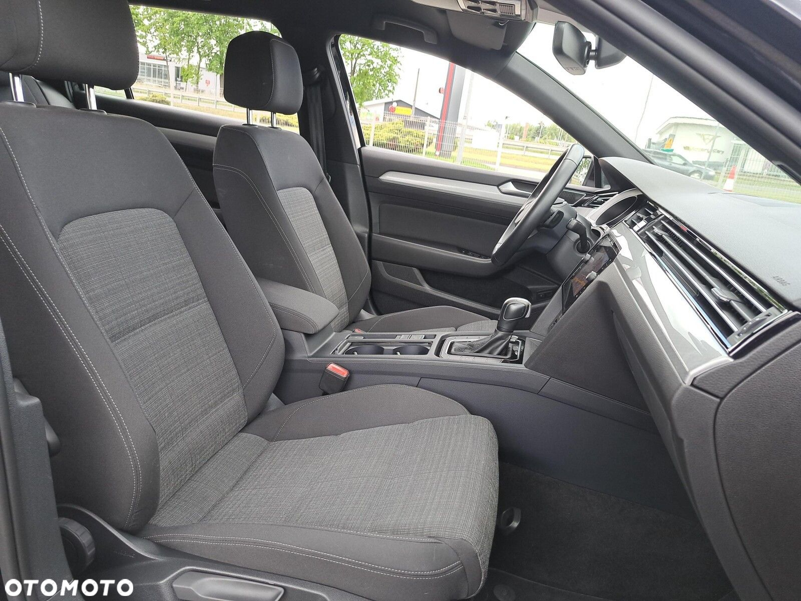 Volkswagen Passat 2.0 TDI Business DSG - 13