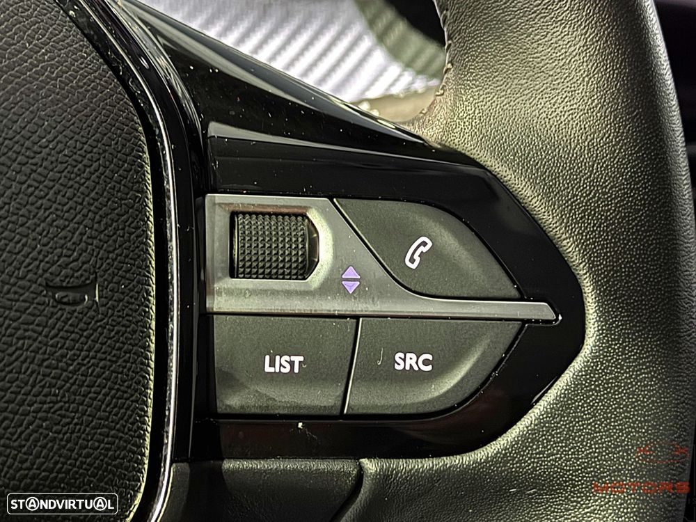 Peugeot 208 1.2 PureTech SE Style - 23