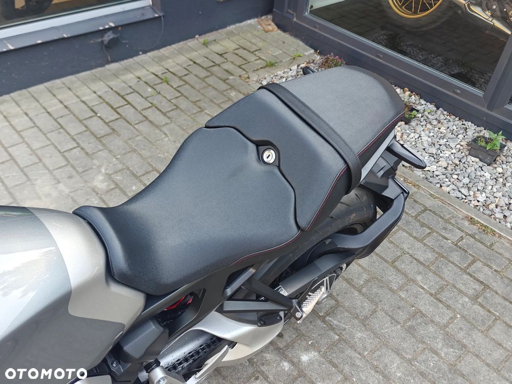 Honda CB - 8