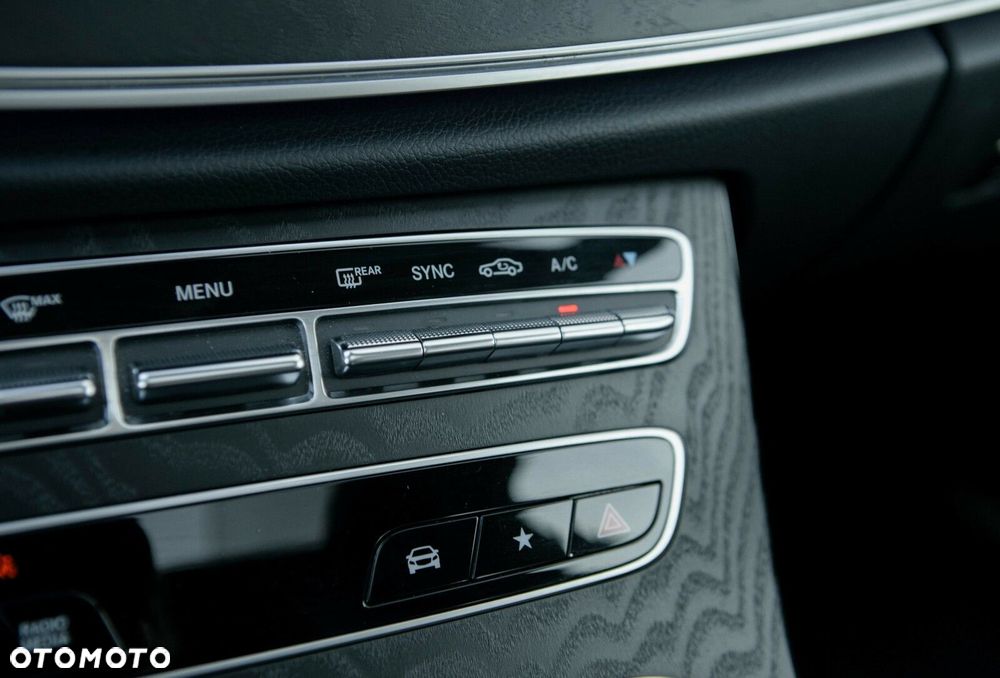 Mercedes-Benz Klasa E - 32