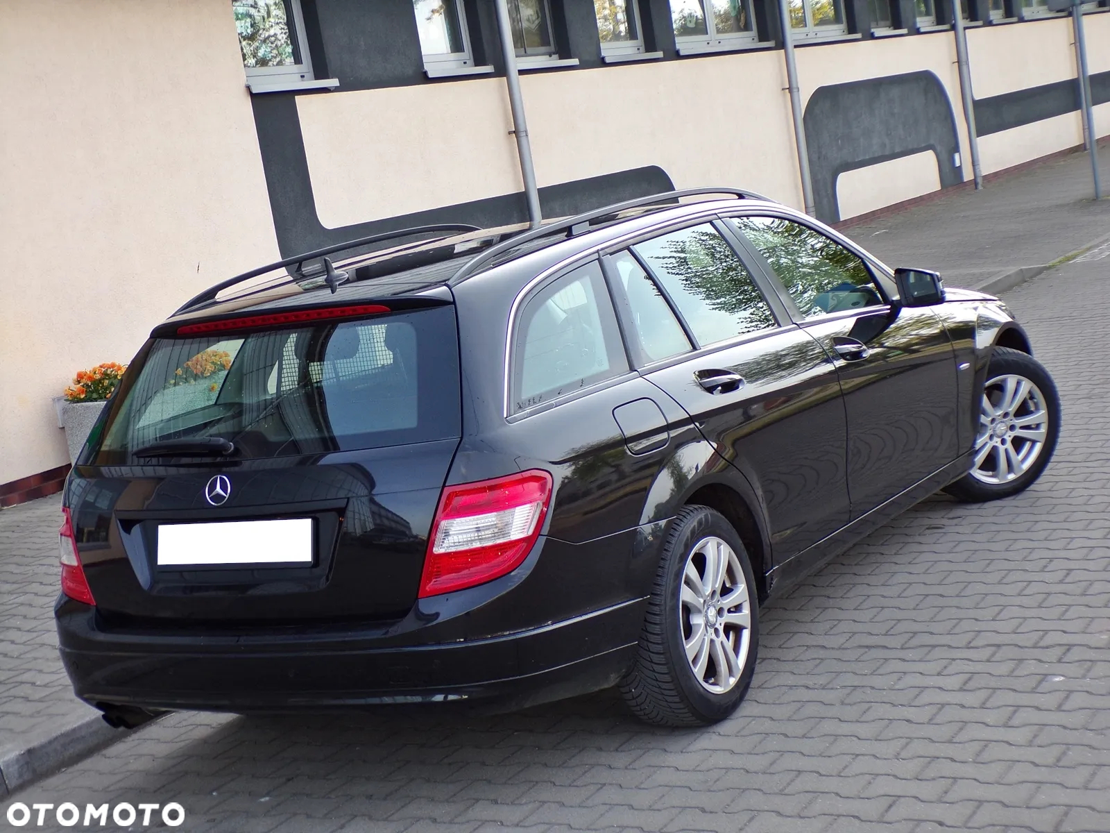 Mercedes-Benz Klasa C 180 T CGI Automatik BlueEFFICIENCY Elegance - 14