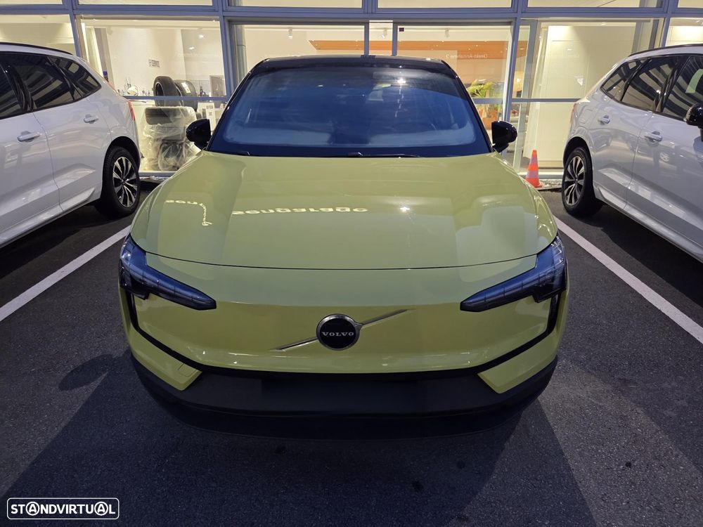 Volvo EX30 Single Motor Extended Range RWD Plus - 1