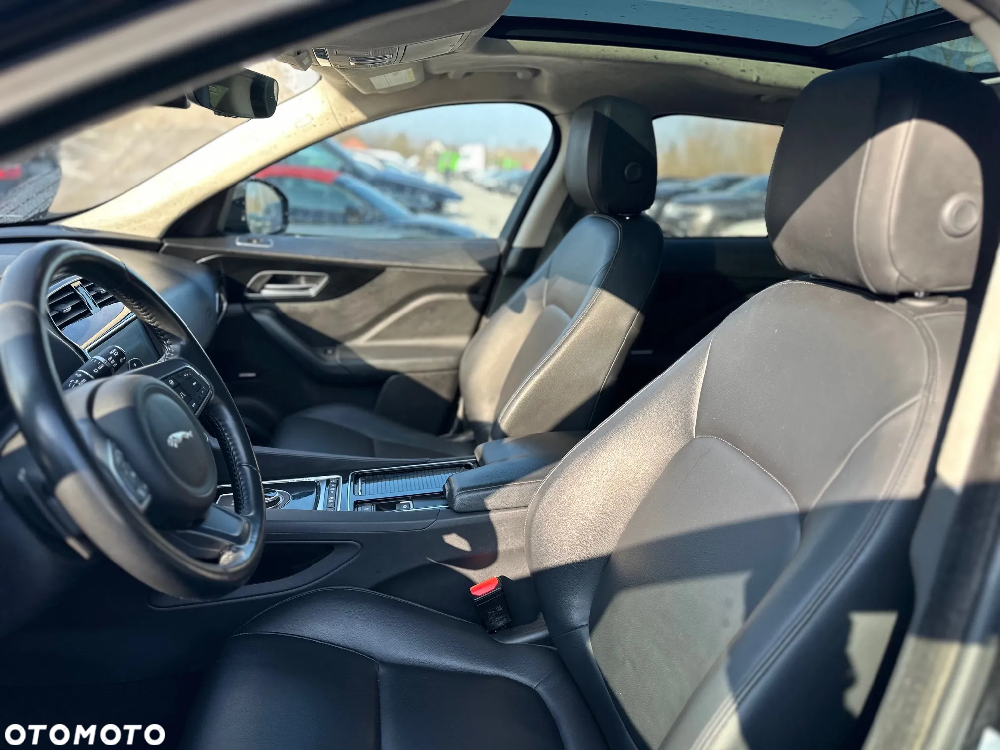 Jaguar F-Pace - 13