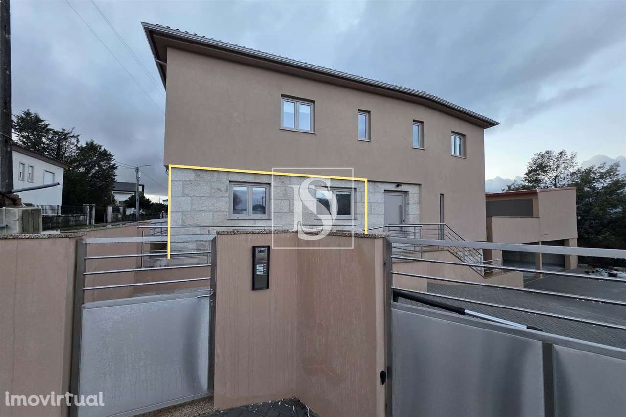 Apartamento T2 Renovado, no Botulho - Grande imagem: 2/13