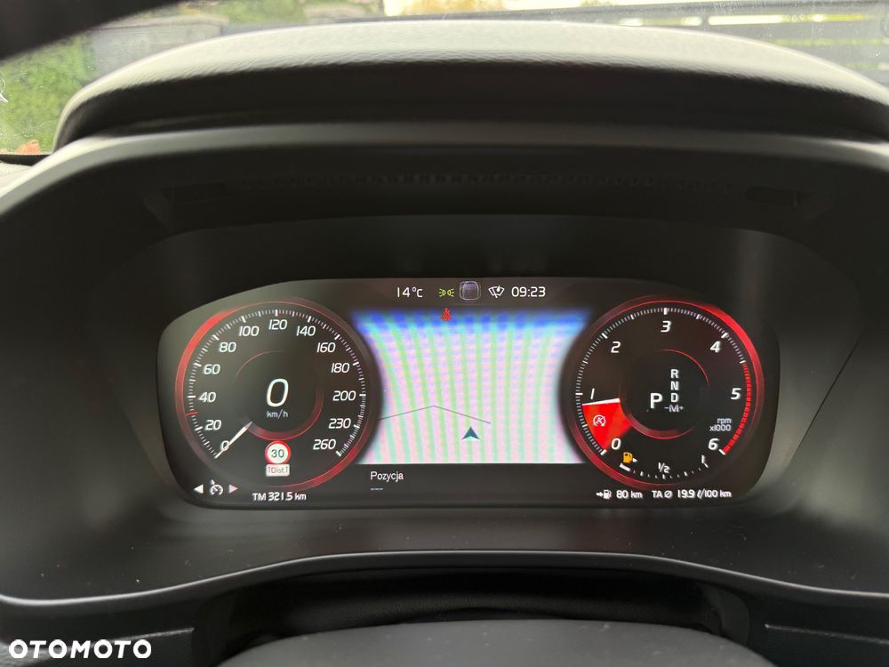 Volvo XC 40 D3 AWD Momentum Pro - 21