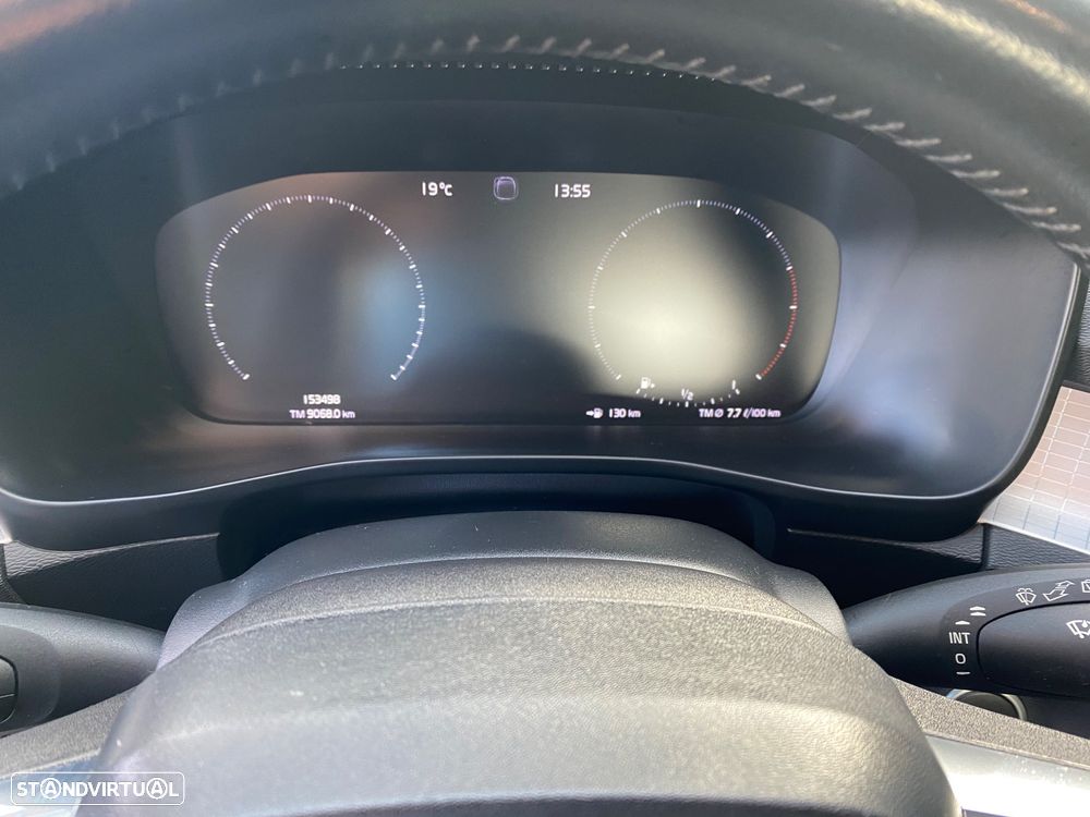 Volvo XC 40 2.0 D3 Momentum Plus - 36