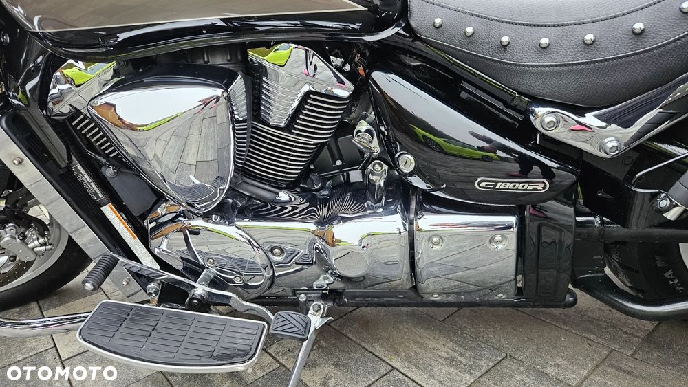 Suzuki Intruder - 18