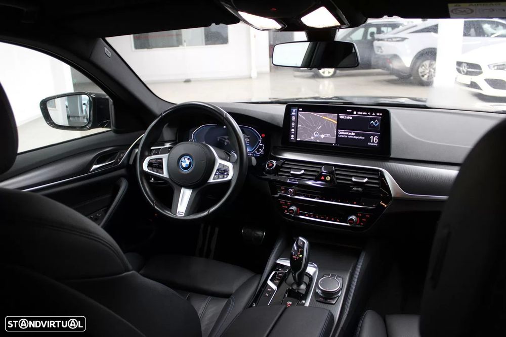 BMW 520 e Pack M - 8