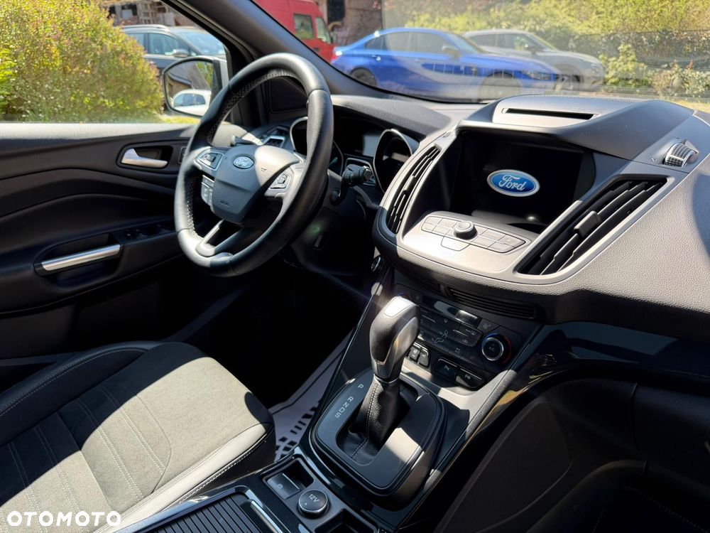 Ford Kuga 2.0 TDCi 4x4 ST-Line - 23