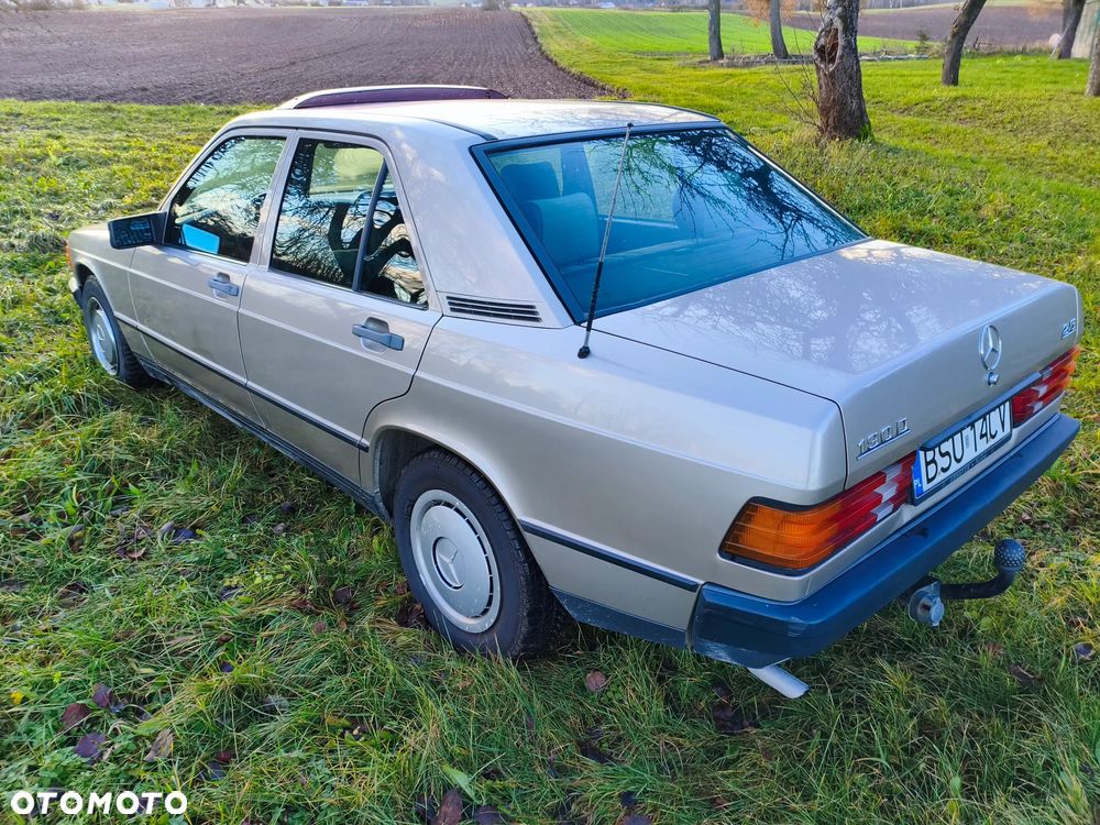Mercedes-Benz W201 (190) - 11