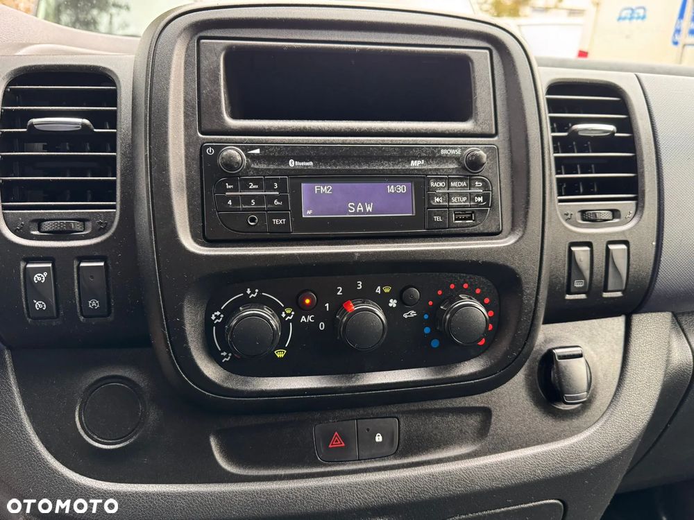 Opel VIVARO BRYGADÓWKA 6 MIEJSC KLIMATYZACJA - 31