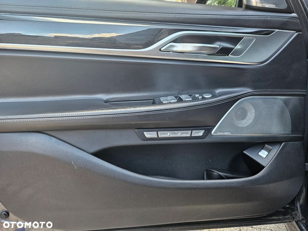 BMW Seria 7 730d xDrive - 14