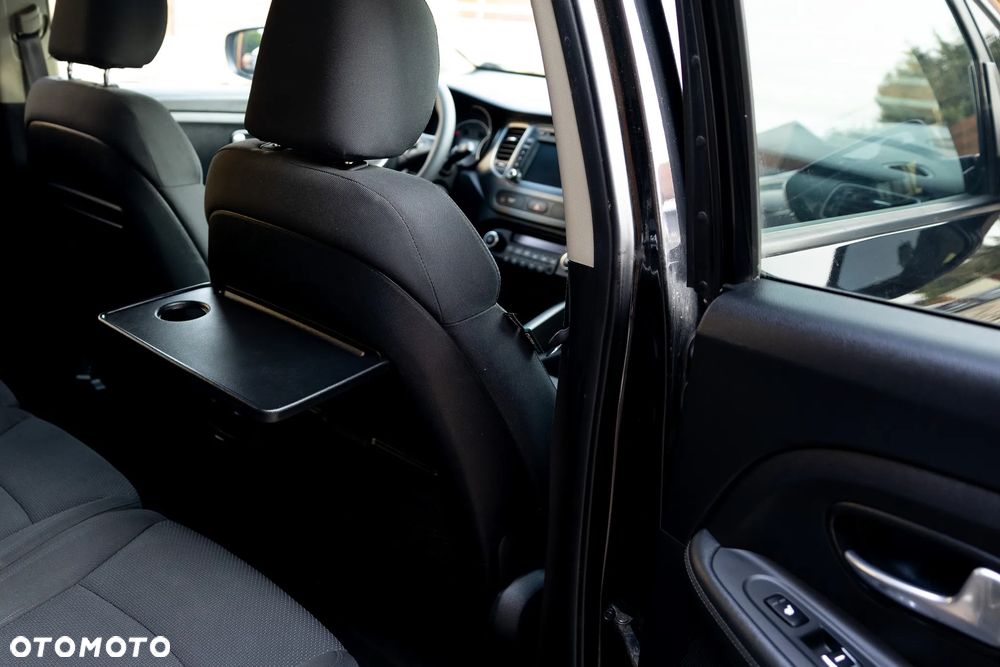 Kia Carens 1.7 CRDi XL 7os - 11