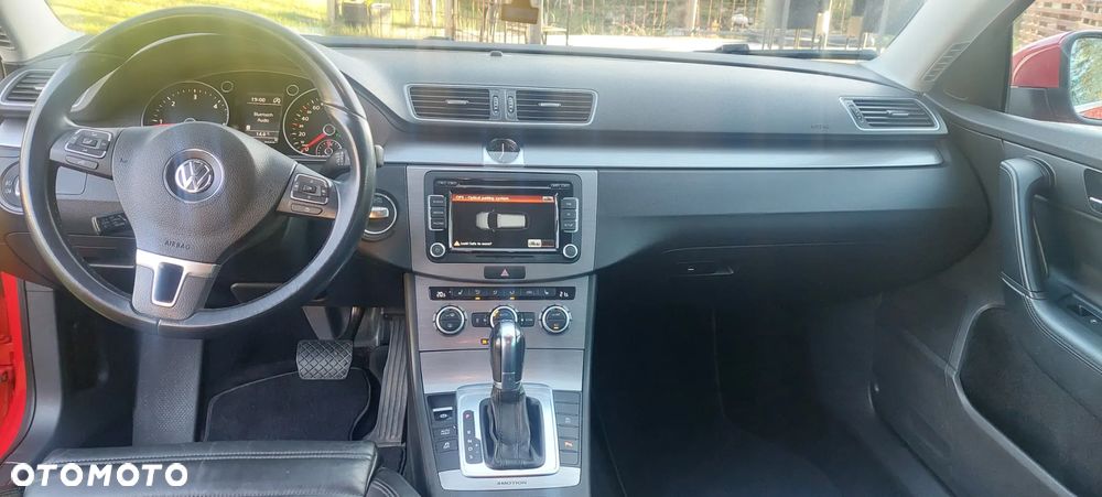 Volkswagen Passat 2.0 TDI 4Motion DSG BlueMotion Tech R-Line - 2