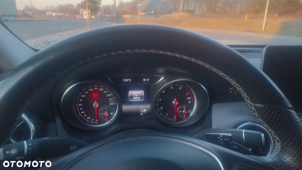 Mercedes-Benz CLA 200 7G-DCT Urban - 15