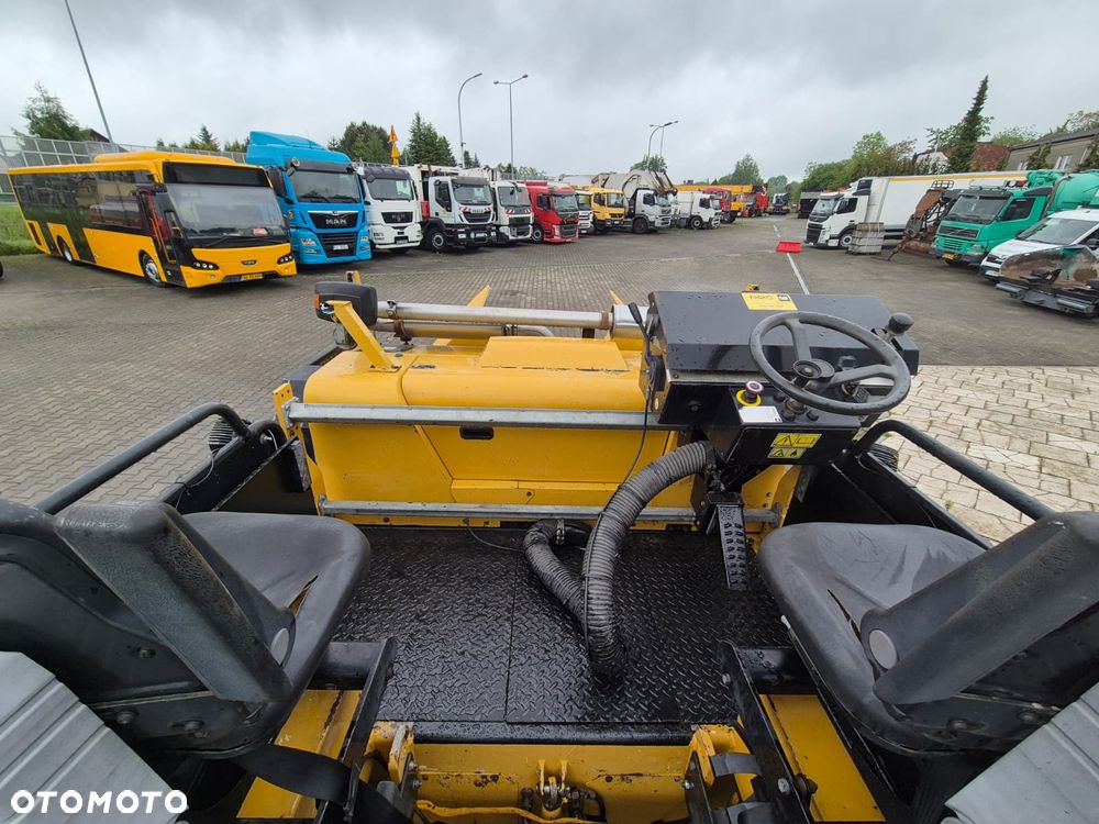 Caterpillar AP 300 / ROZŚCIEŁACZ DO ASFALTU / SERWISOWANY / 1WŁ / WIBRACJE + PODGRZEWANY STÓŁ / MOŻLIWOŚĆ TRANSPORTU - 30