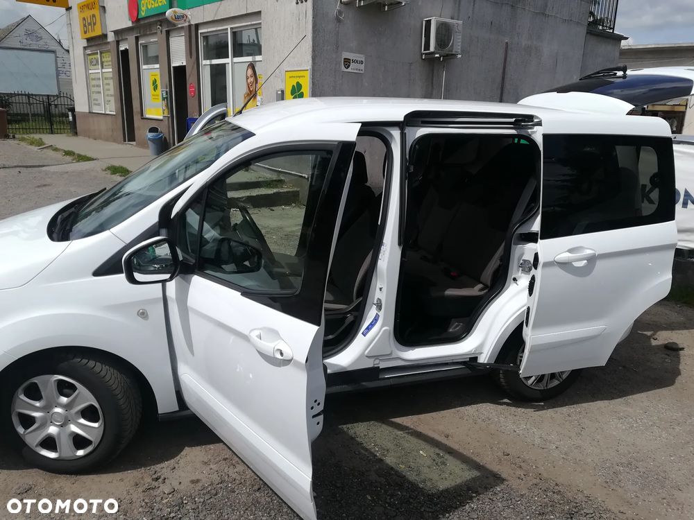 Ford Tourneo Courier - 10