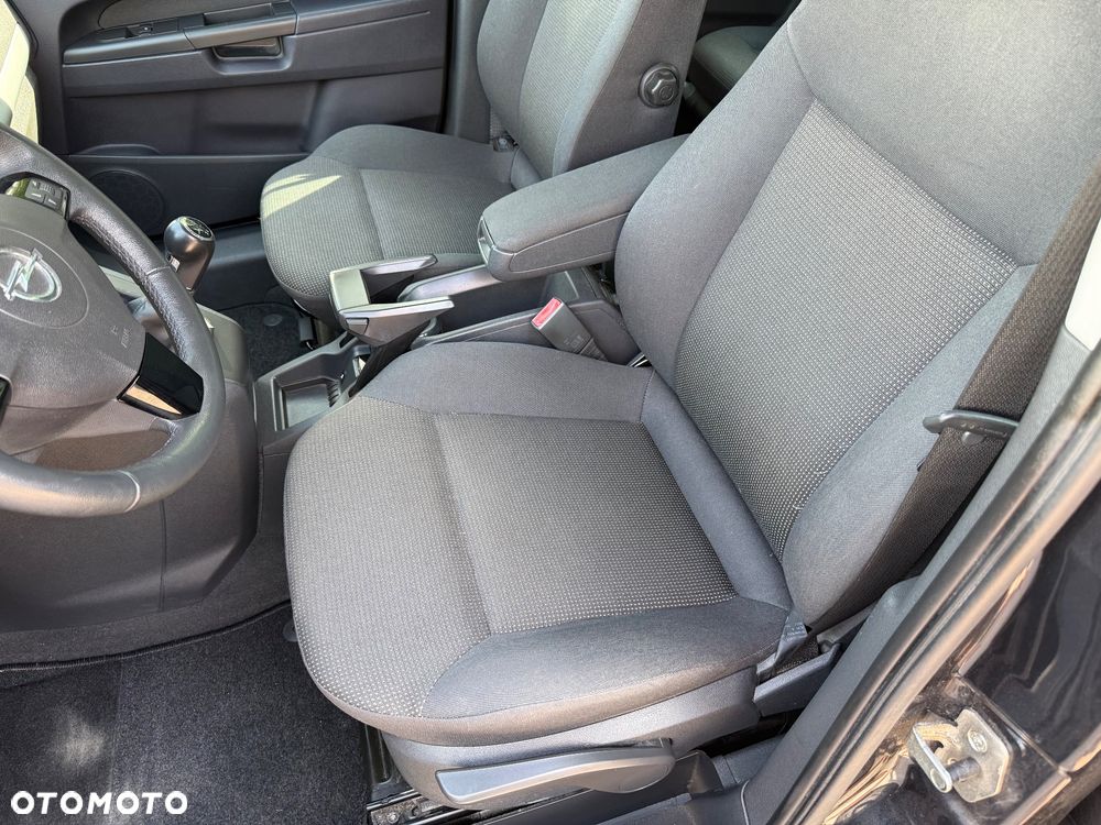 Opel Zafira 1.8 Cosmo - 28