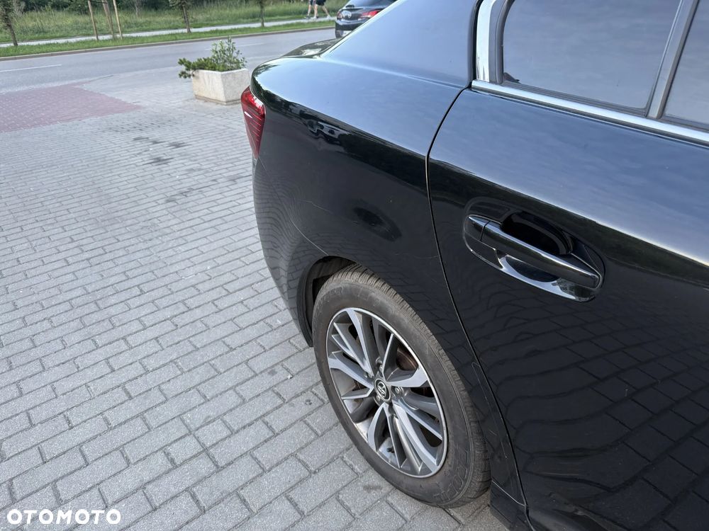Toyota Avensis 2.0 D-4D Prestige - 2