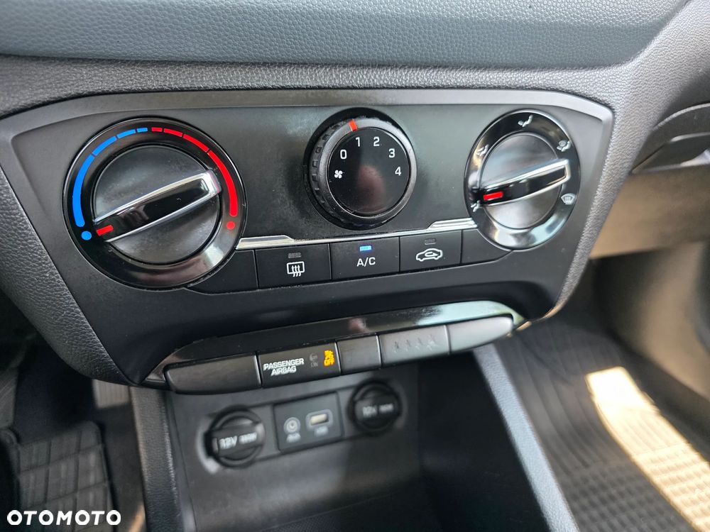 Hyundai i20 blue 1.2 Classic - 7