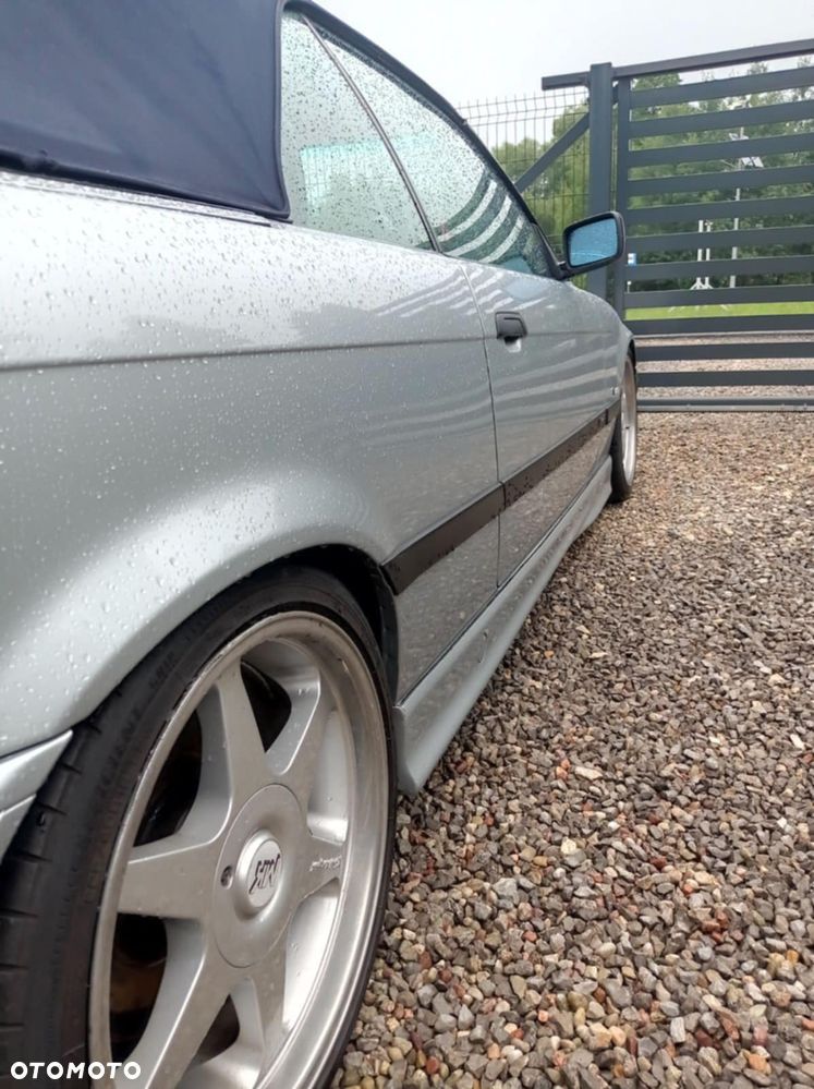 BMW Seria 3 318i - 3