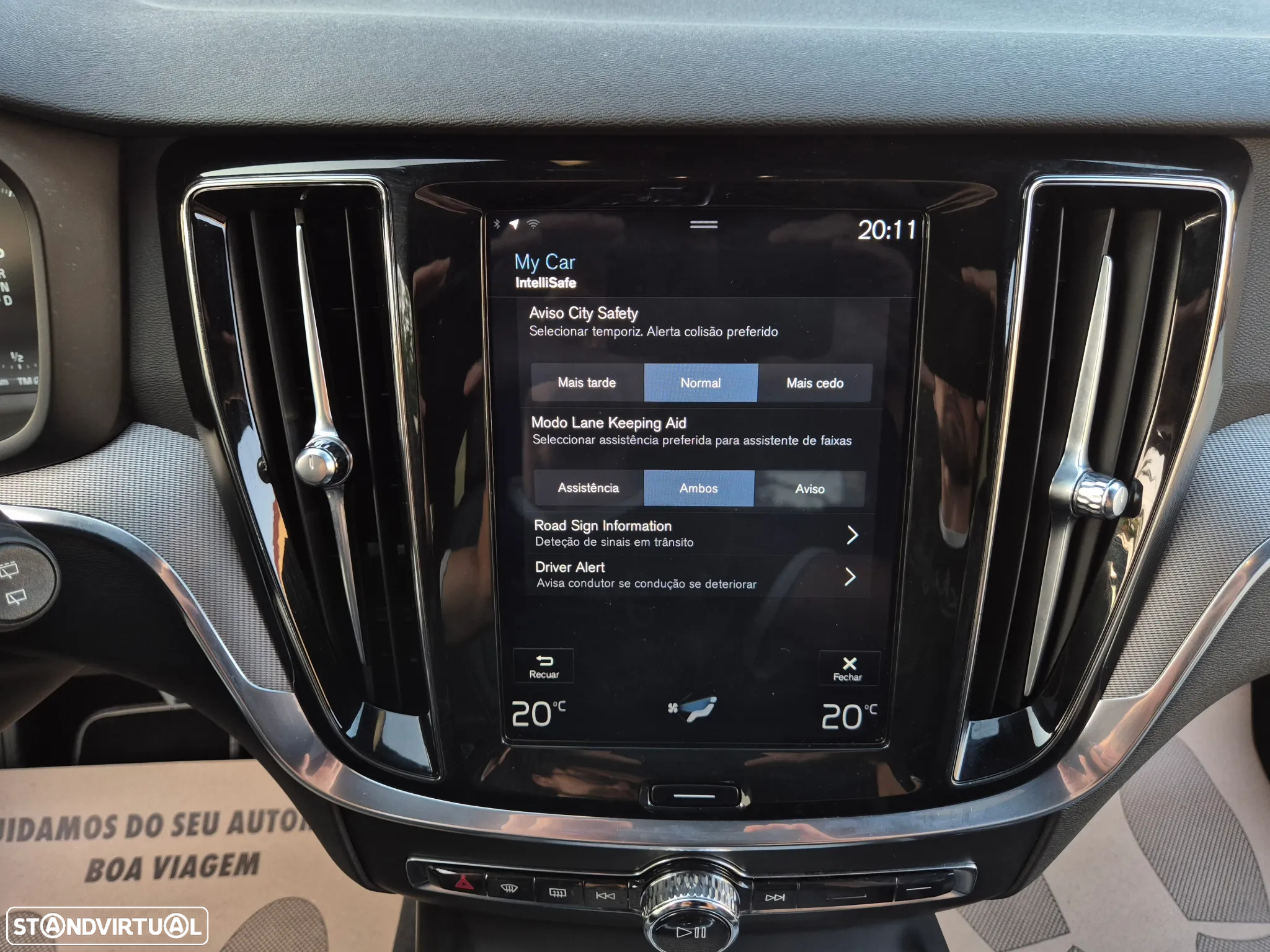 Volvo V60 2.0 D4 R-Design Geartronic - 43