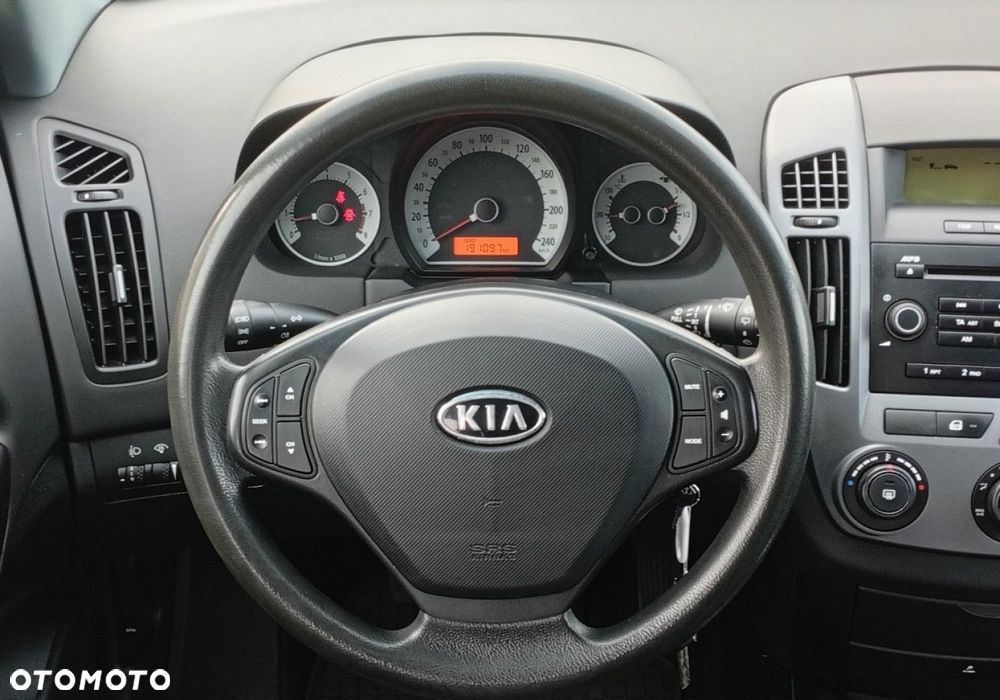 Kia Ceed - 23