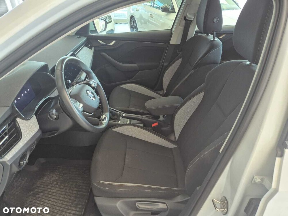 Skoda Kamiq 1.0 TSI Selection DSG - 33