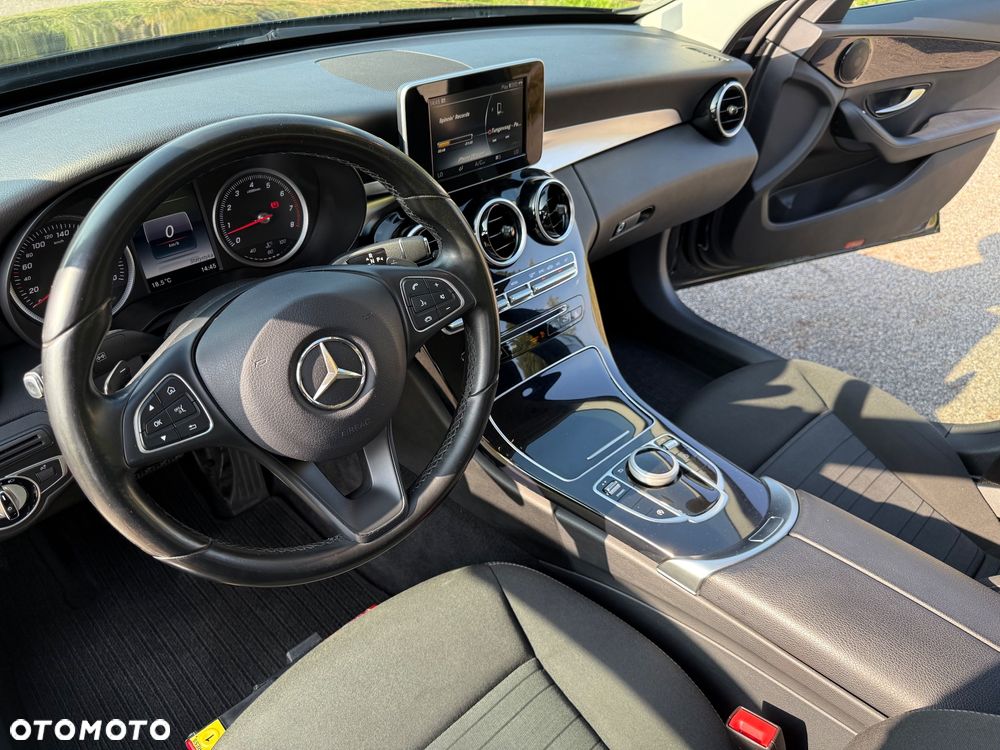 Mercedes-Benz Klasa C 200 7G-TRONIC - 23