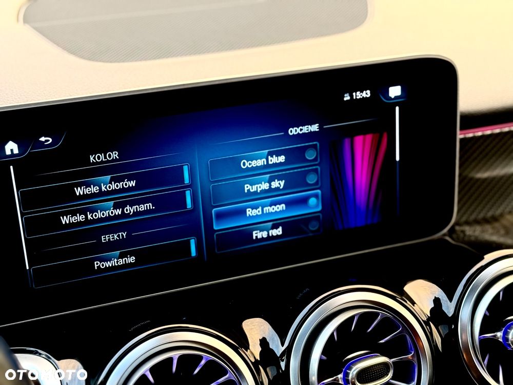 Mercedes-Benz GLB 250 4-Matic AMG Line 8G-DCT - 38