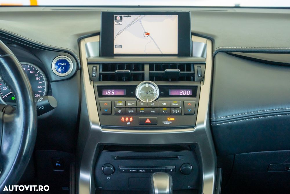 Lexus Seria NX 300h Executive Line - 17
