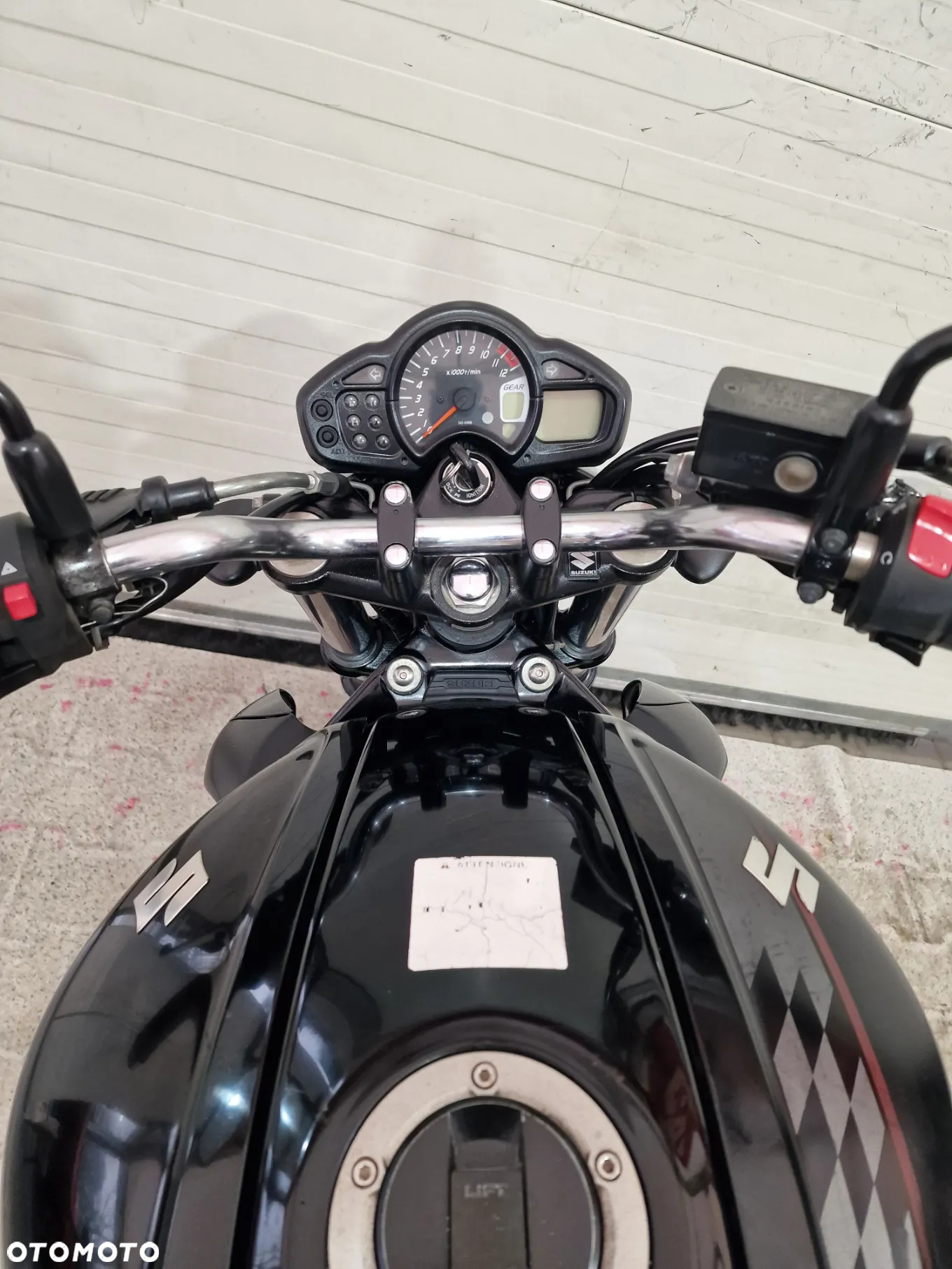 Suzuki Gladius - 20