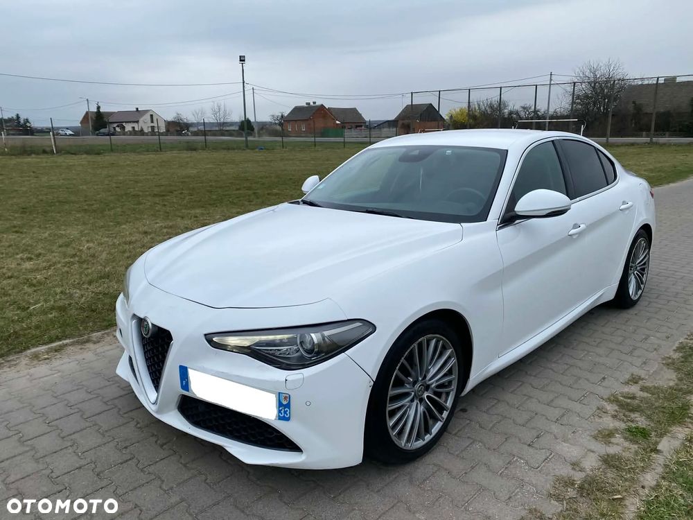 Alfa Romeo Giulia 2.2 AT8 Super - 8