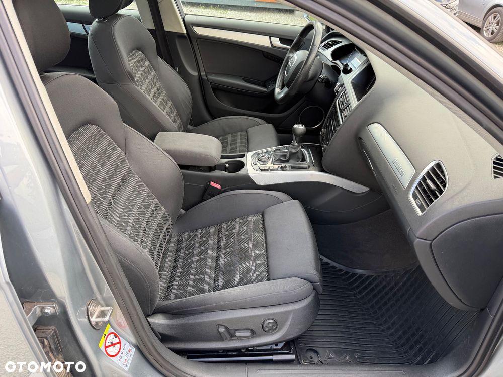 Audi A4 Limousine 3.2 FSI quattro S line Sportpaket (plus) - 30
