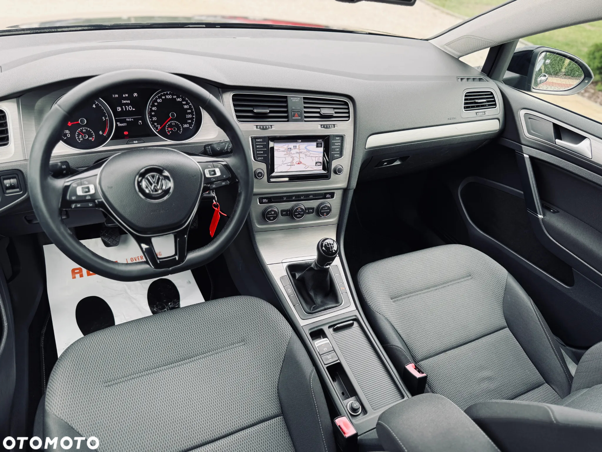 Volkswagen Golf 1.6 TDI BlueMotion Comfortline - 27