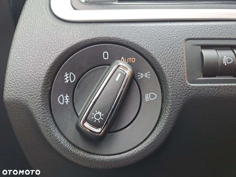 Skoda RAPID 1.2 TSI Ambition - 19