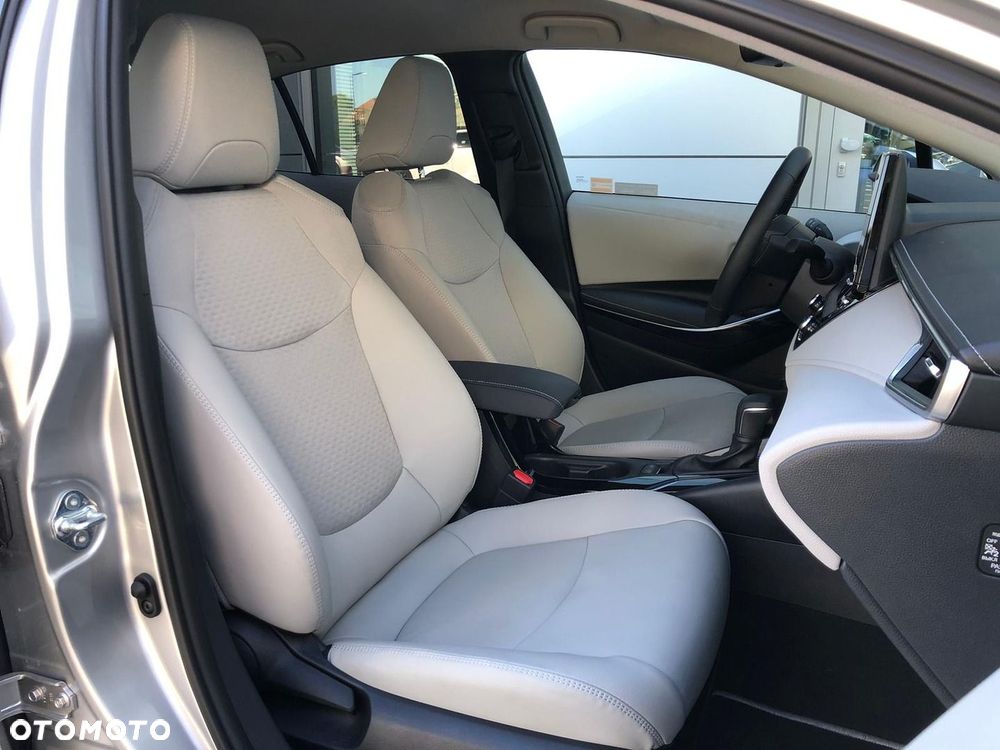 Toyota Corolla 1.8 Hybrid Executive - 24