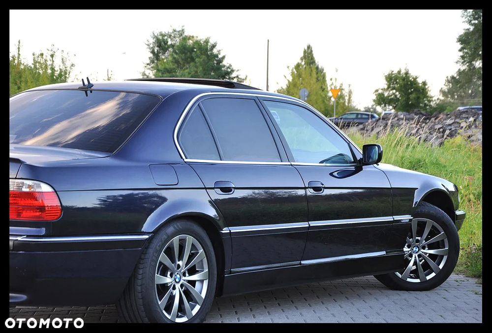 BMW Seria 7 728i L - 11