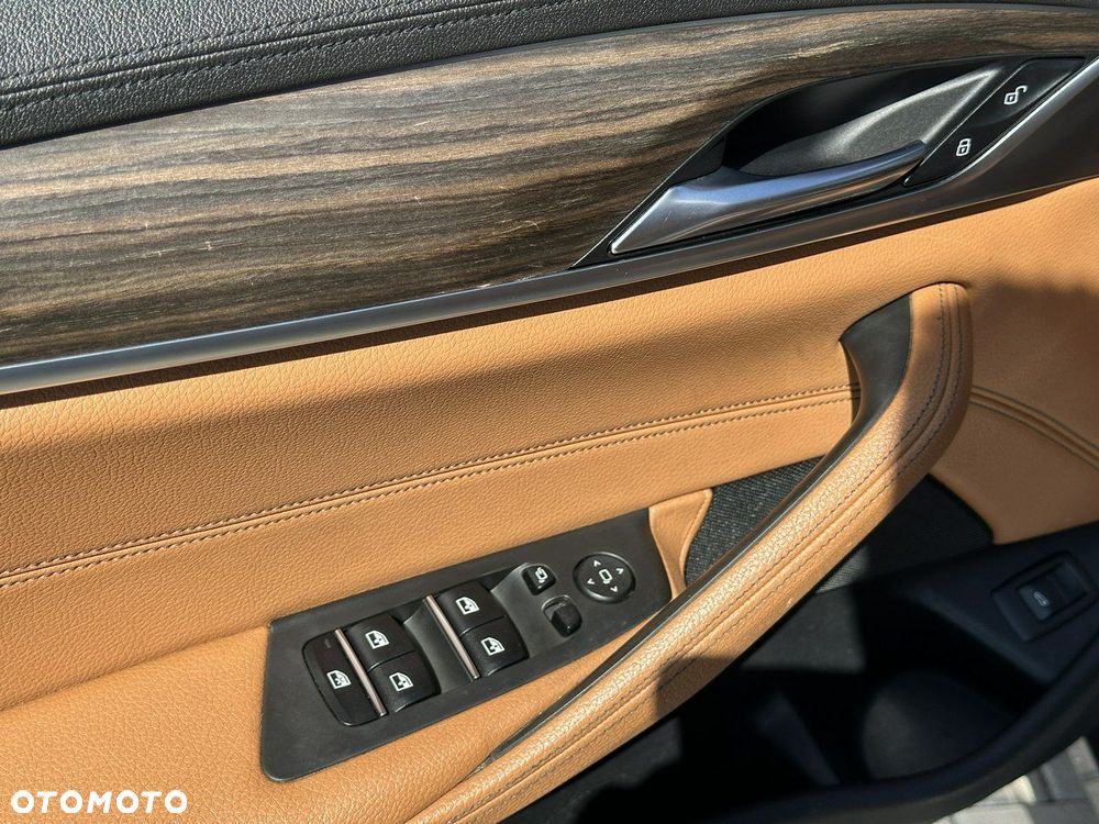 BMW Seria 5 520d Luxury Line - 30