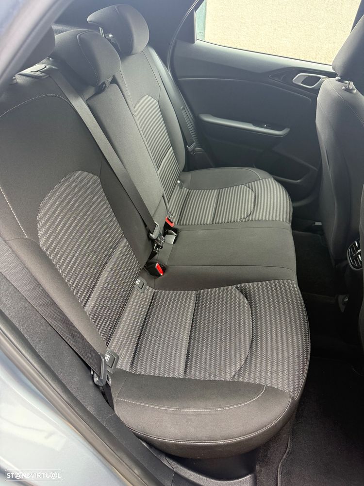 Kia XCeed - 11