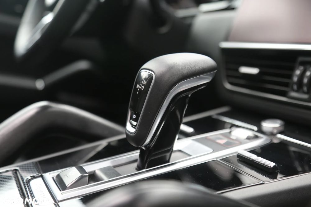 Porsche Cayenne - 23