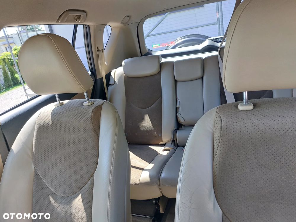 Toyota RAV4 2.0 VVT-i Premium - 11