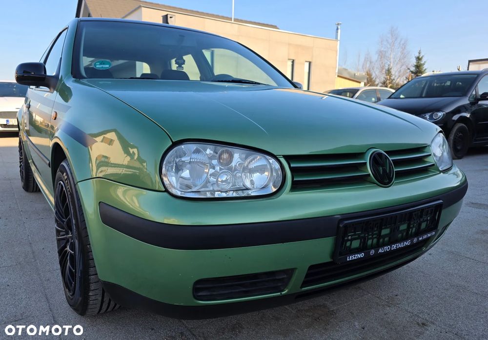 Volkswagen Golf - 4