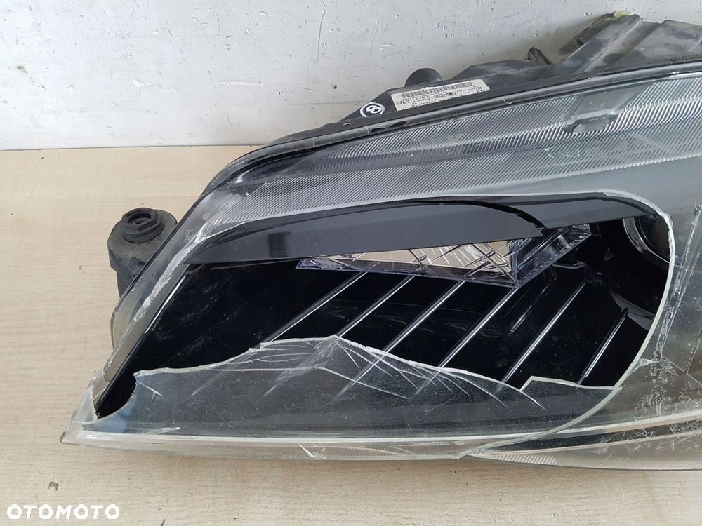 skoda superb reflektor bi/xenon 3v1941015a - 2