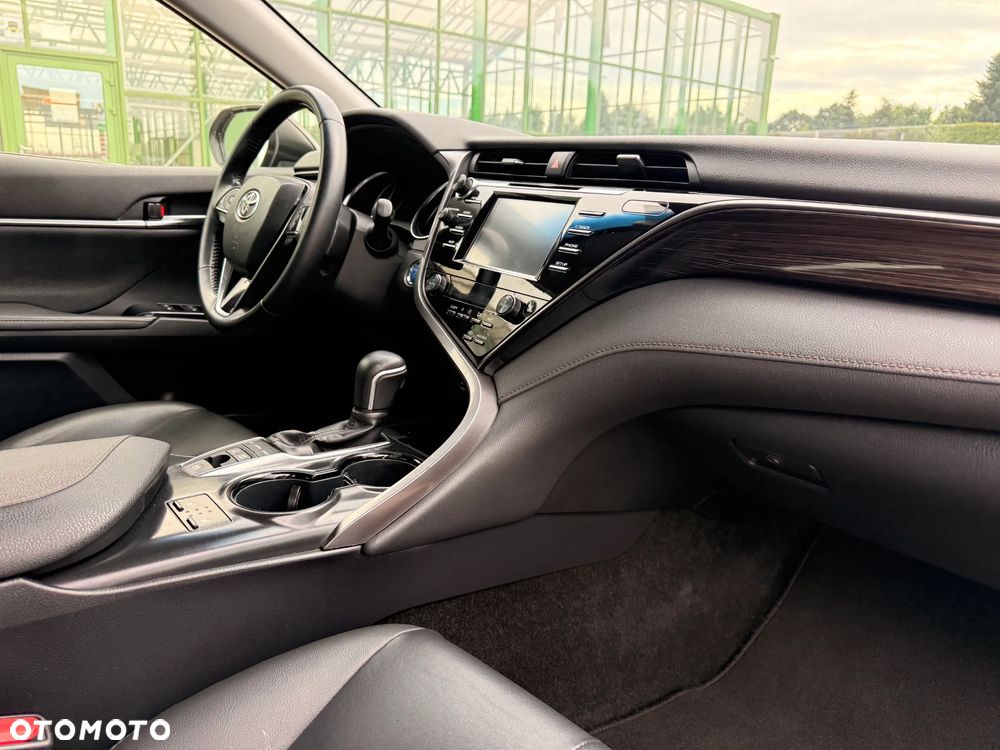 Toyota Camry 2.5 Hybrid Executive CVT - 14