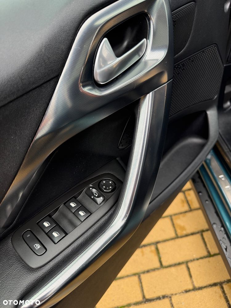 Peugeot 2008 BlueHDi FAP 120 STOP & START Allure - 21