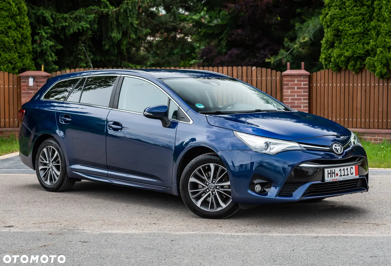 Toyota Avensis 2.0 D-4D Premium - 2