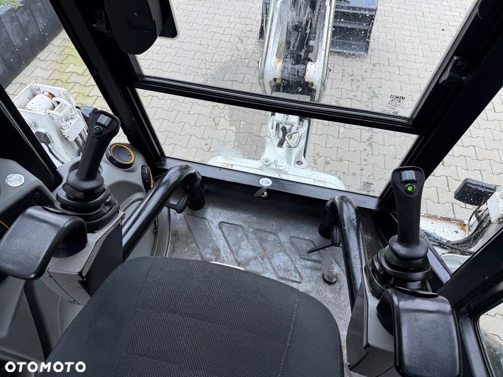 JCB 3CX - 12